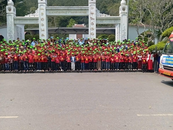 HOẠT ĐỘNG TRẢI NGHIỆM VỚI HỌC SINH - Ý NGHĨA THIẾT THỰC